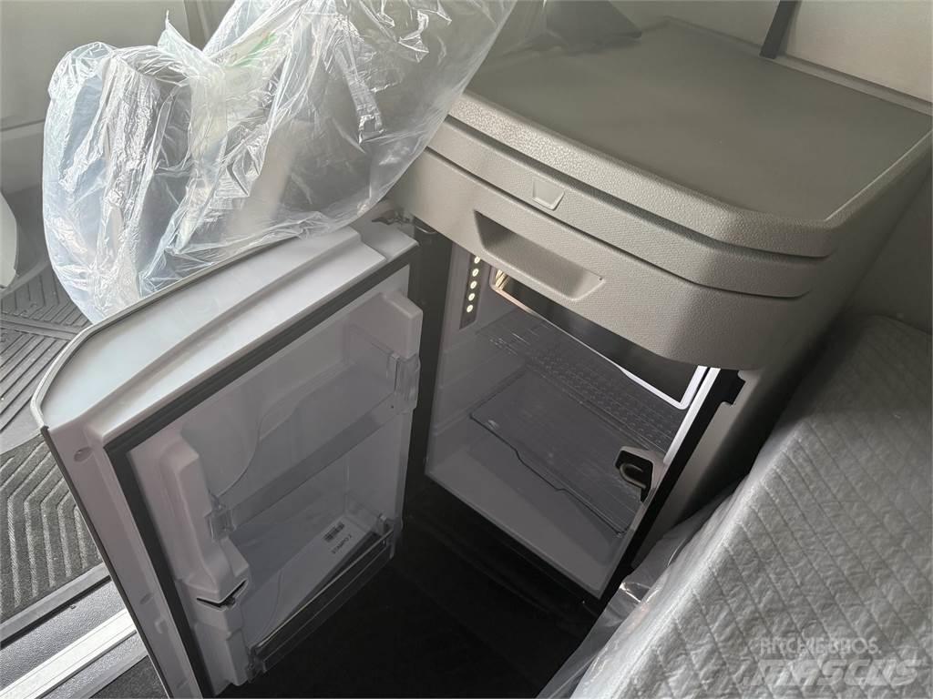 Volvo NEW VNL860 Tegljači