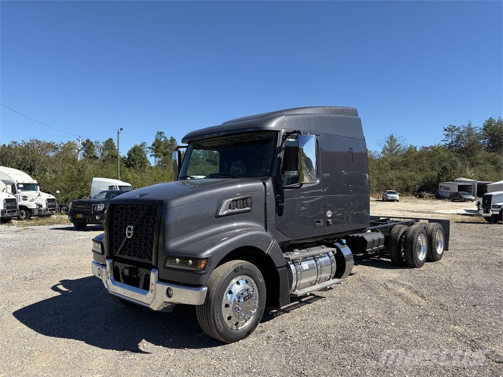 Volvo VAH64600 Rol kiper kamioni sa kukom za podizanje tereta