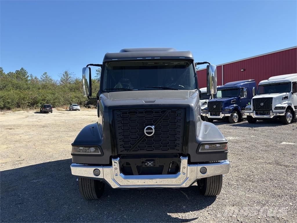 Volvo VAH64600 Rol kiper kamioni sa kukom za podizanje tereta