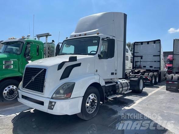 Volvo VNL42T Tegljači