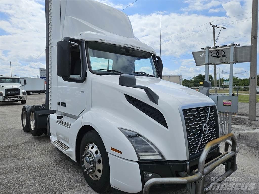 Volvo VNL62T300 Tegljači