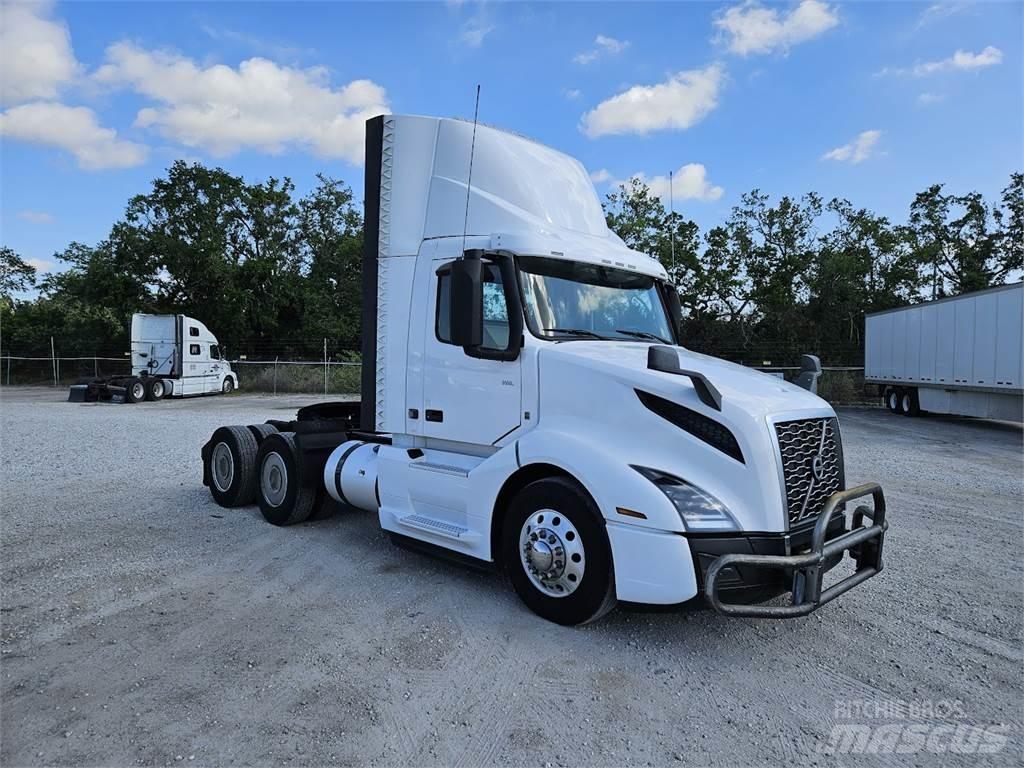Volvo VNL64T300 Tegljači