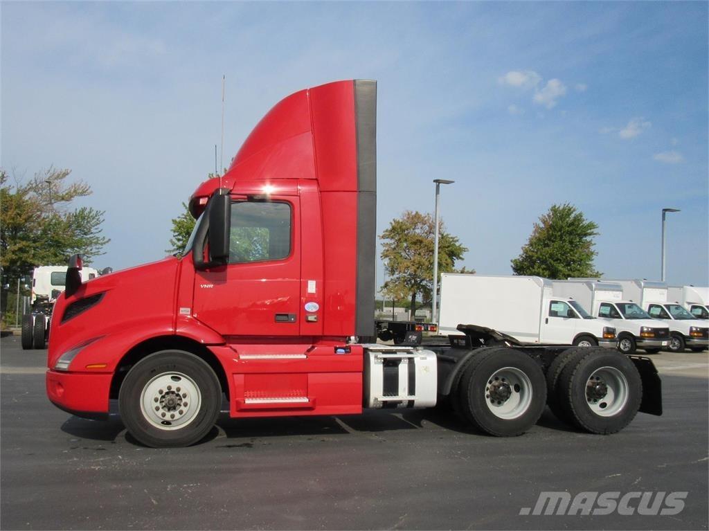 Volvo VNL64T300 Tegljači