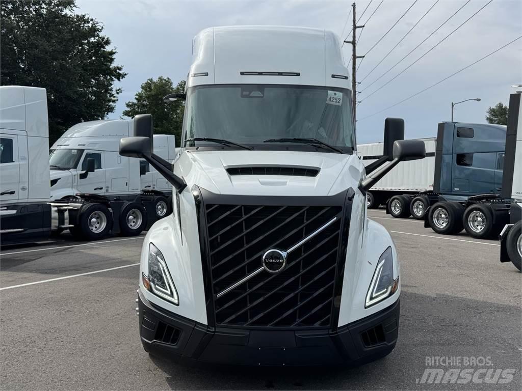 Volvo VNL64T660 Tegljači