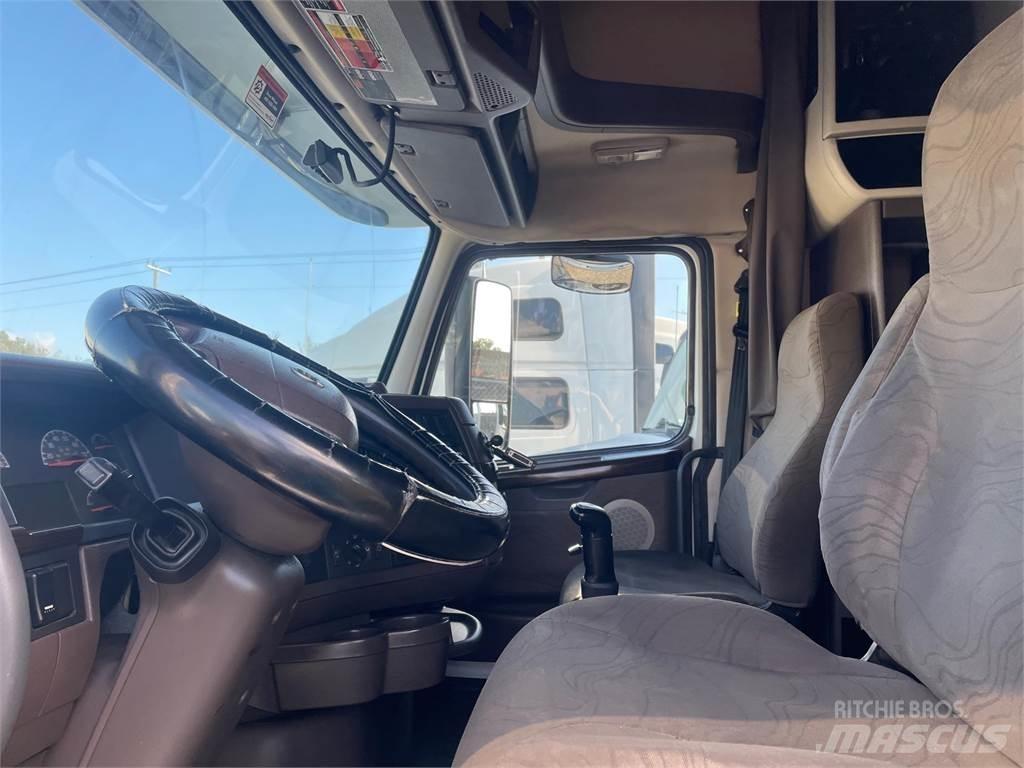 Volvo VNL64T670 Tegljači