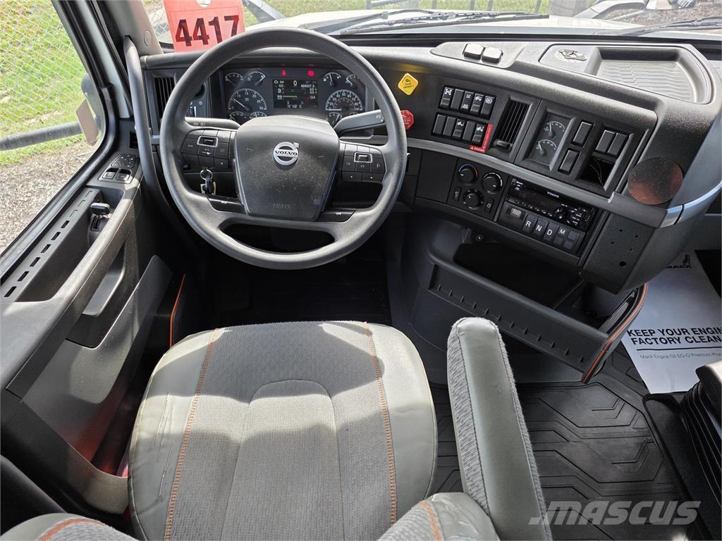 Volvo VNL64T760 Tegljači