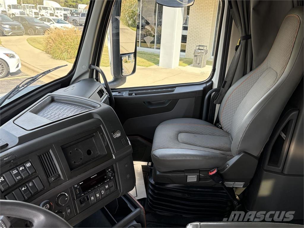 Volvo VNL64T760 Tegljači