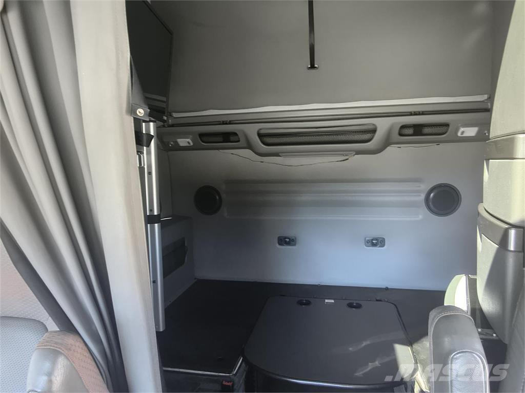 Volvo VNL64T860 Tegljači