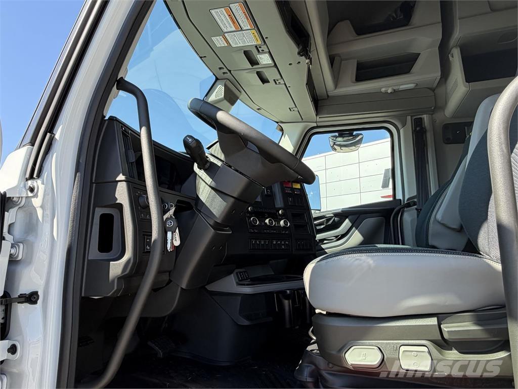 Volvo VNL64T860 Tegljači