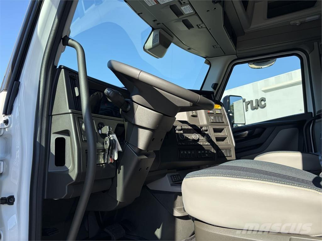 Volvo VNL64T860 Tegljači