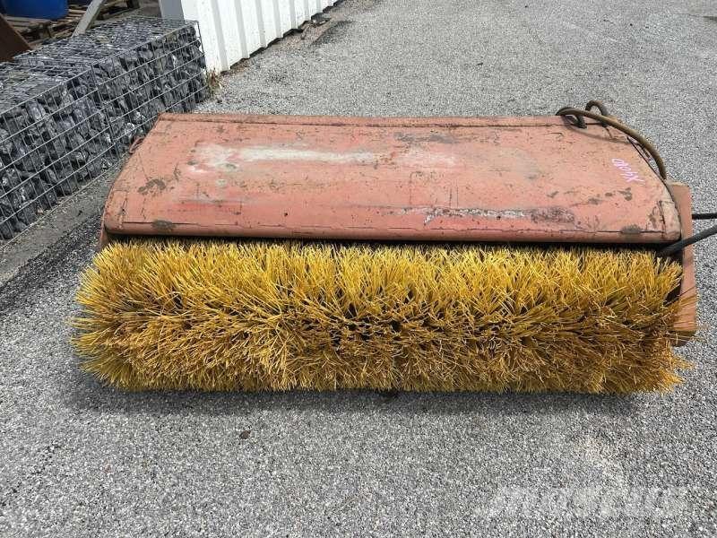  AUTRE 1700mm Polovni kamioni za čišćenje