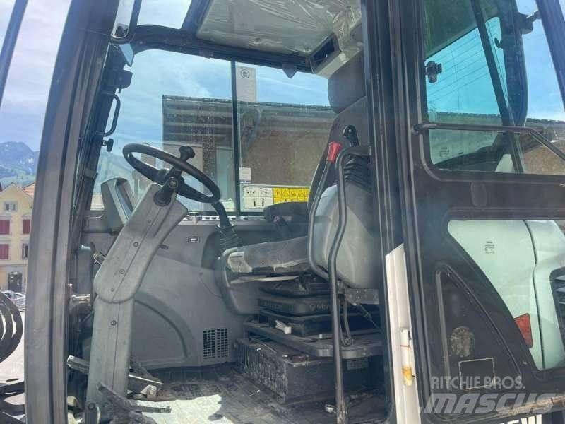 Bobcat E55W Bageri točkaši