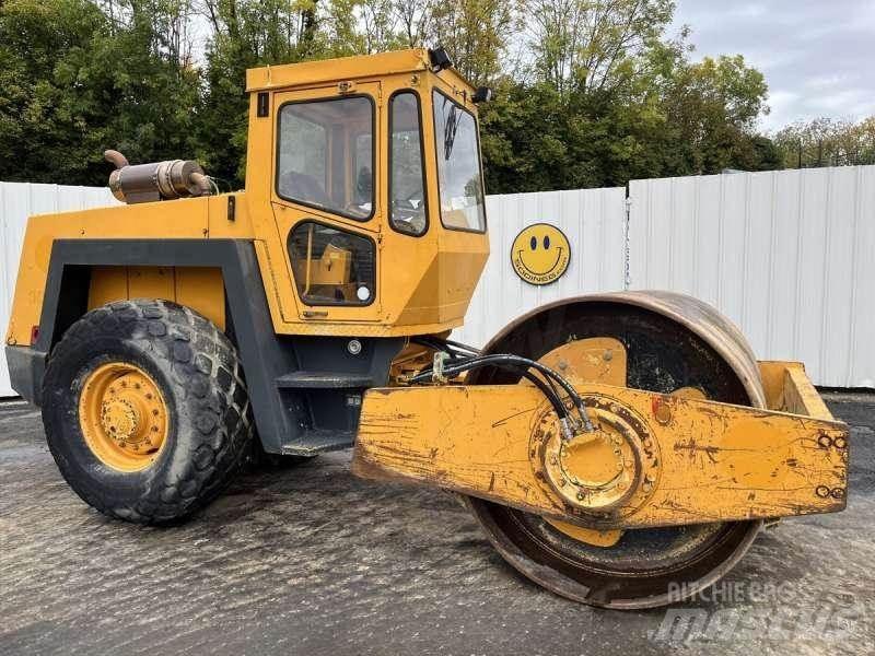 Bomag BW213D Nabijači zemlje
