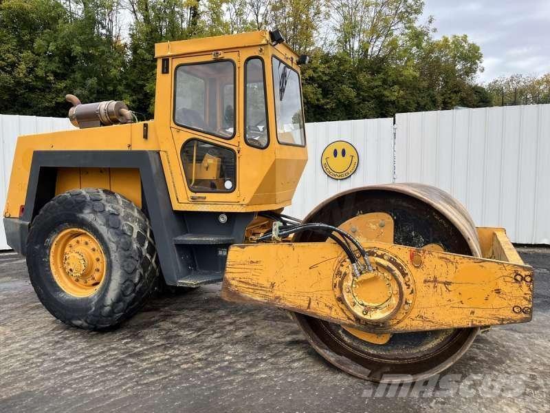 Bomag BW213D Nabijači zemlje