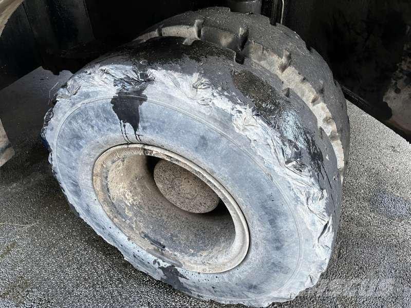 CAT M325D MH Bageri za prenos primarnih/sekundarnih sirovina