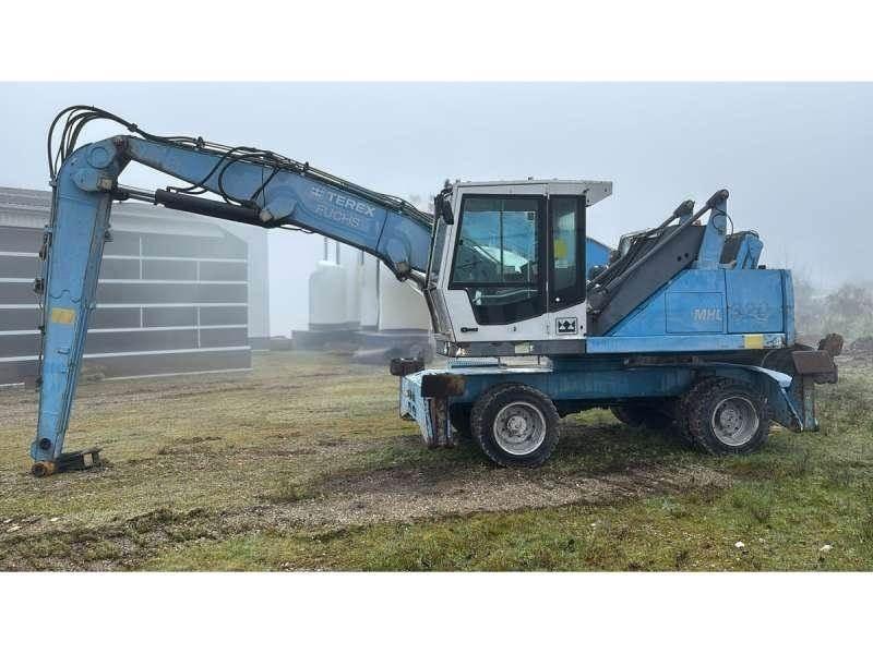 Fuchs MHL320 Bageri za prenos primarnih/sekundarnih sirovina