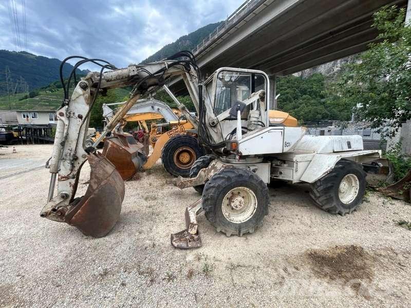 Mecalac 8CXI Bageri točkaši