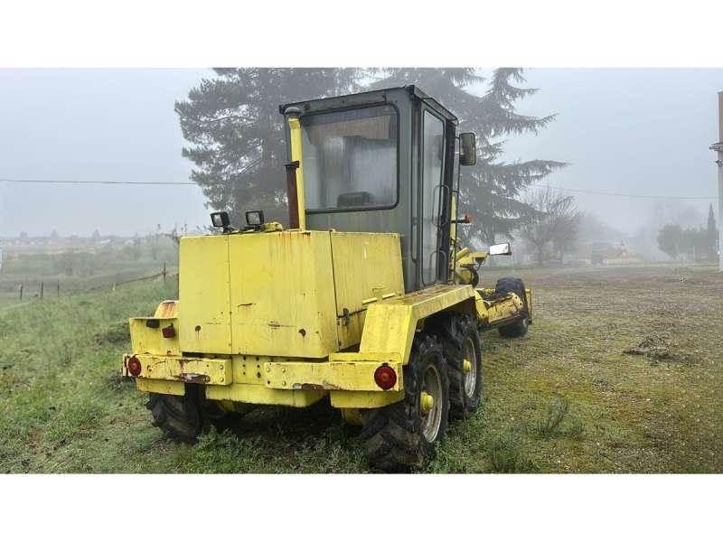 O&K F106A Grejderi