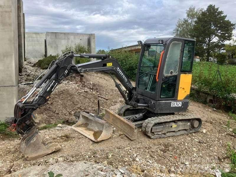 Volvo ECR25D Mini bageri < 7t