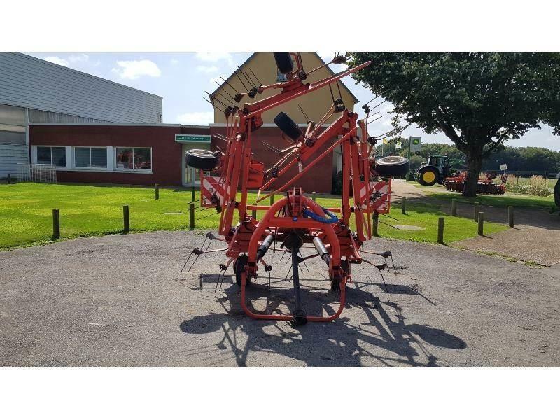 Kuhn GF7802 Okretači i sakupljači sena