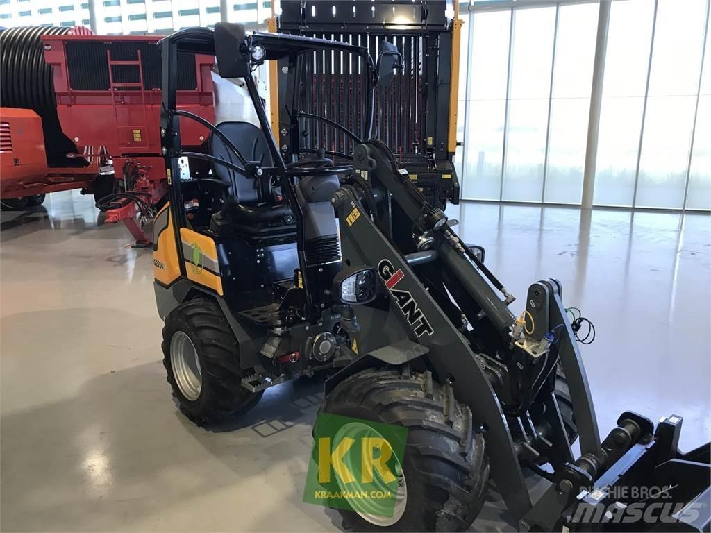 GiANT G2200E Prednji utovarivači i bageri