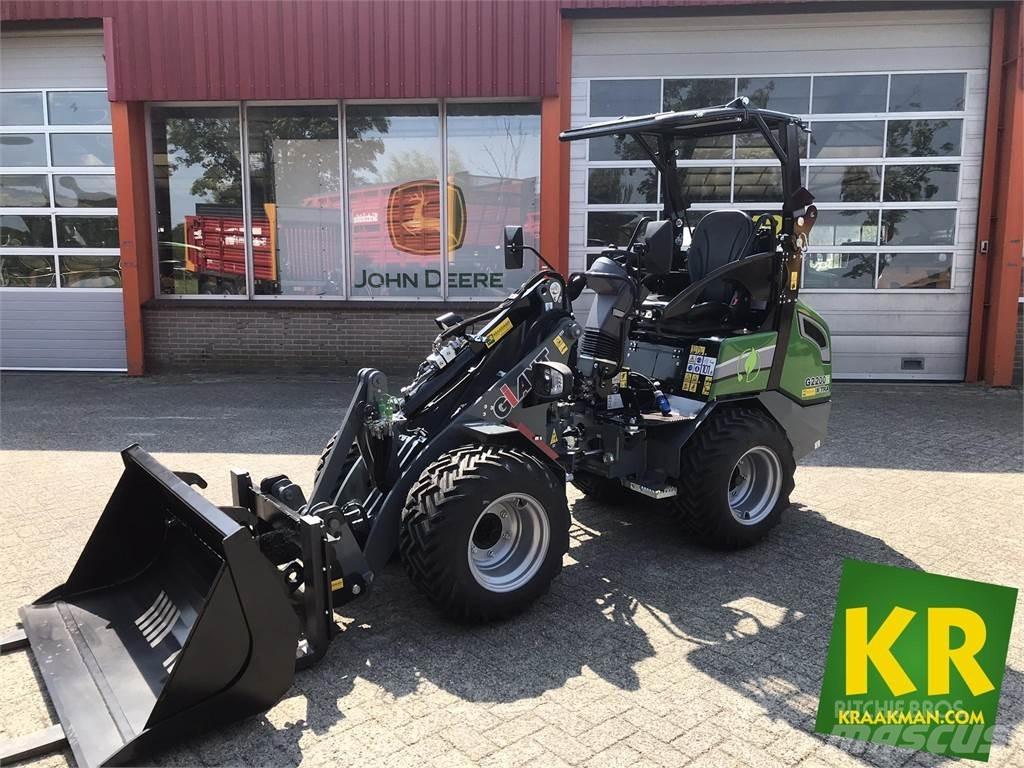 GiANT G2200E Prednji utovarivači i bageri