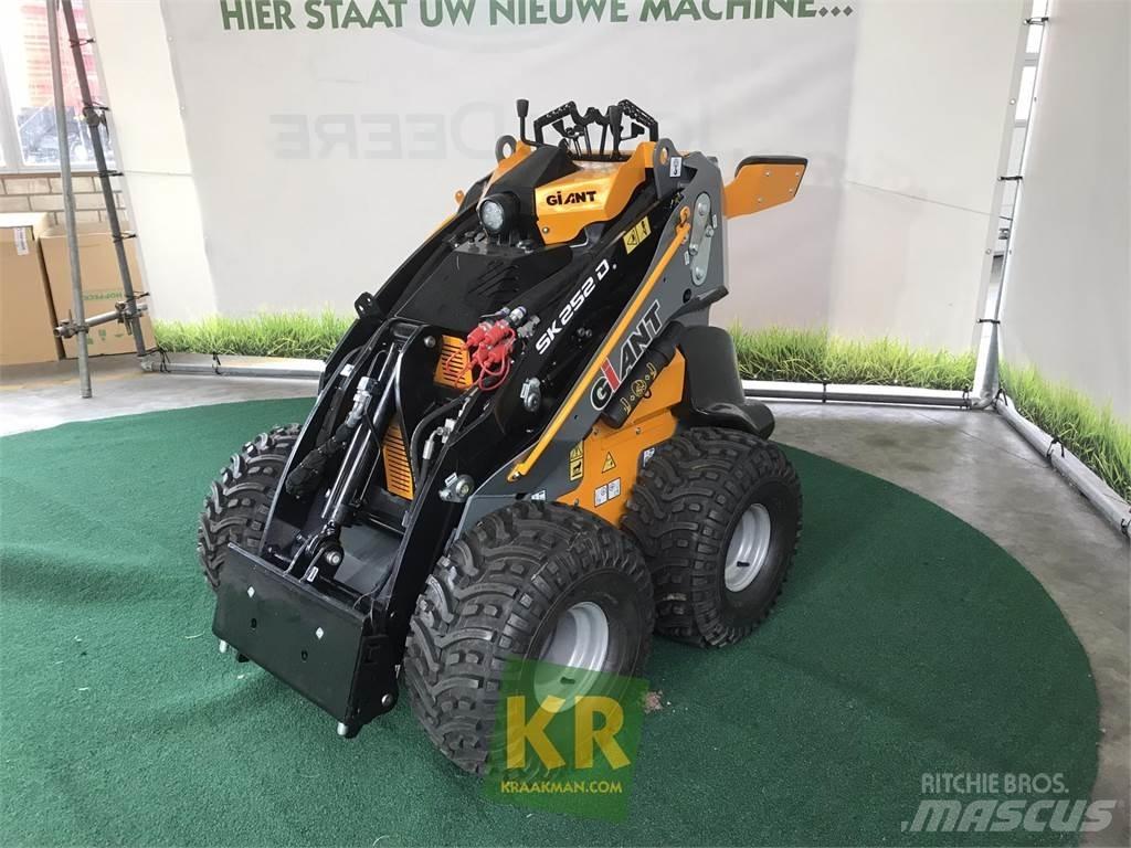 GiANT SK252D Prednji utovarivači i bageri