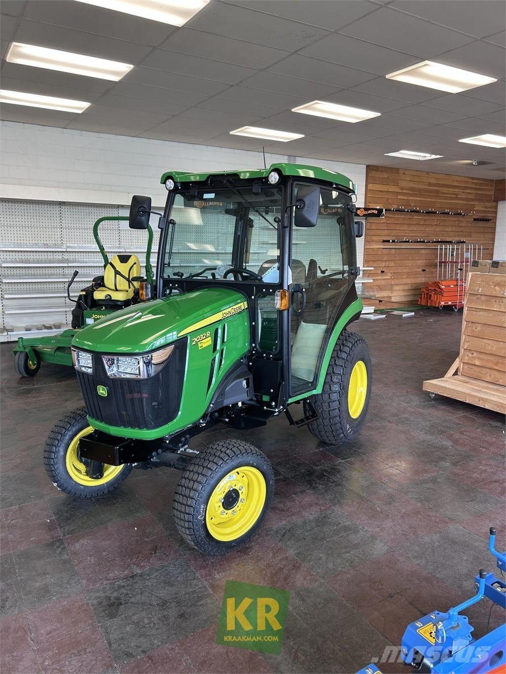 John Deere 2032R Manji traktori