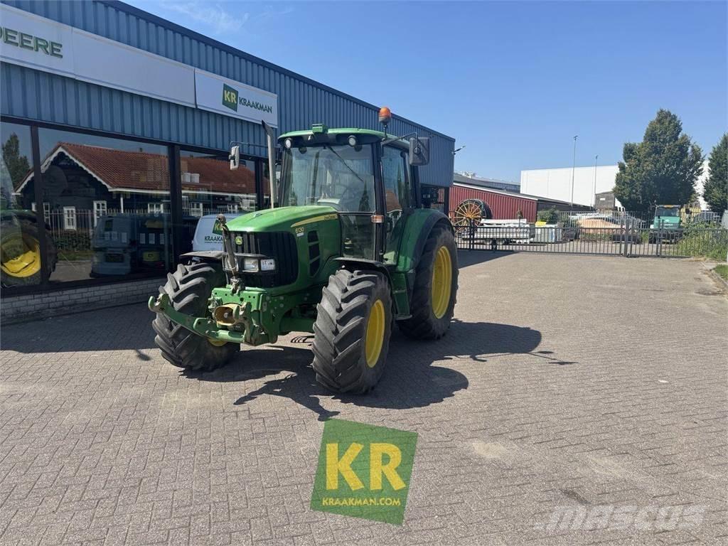 John Deere 6130 Traktori