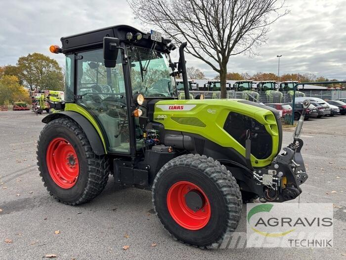 CLAAS NEXOS 240 L Traktori