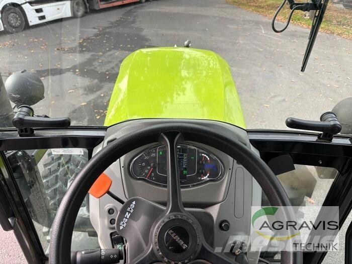 CLAAS NEXOS 240 L Traktori