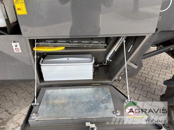 CLAAS TRION 660 Kombajni