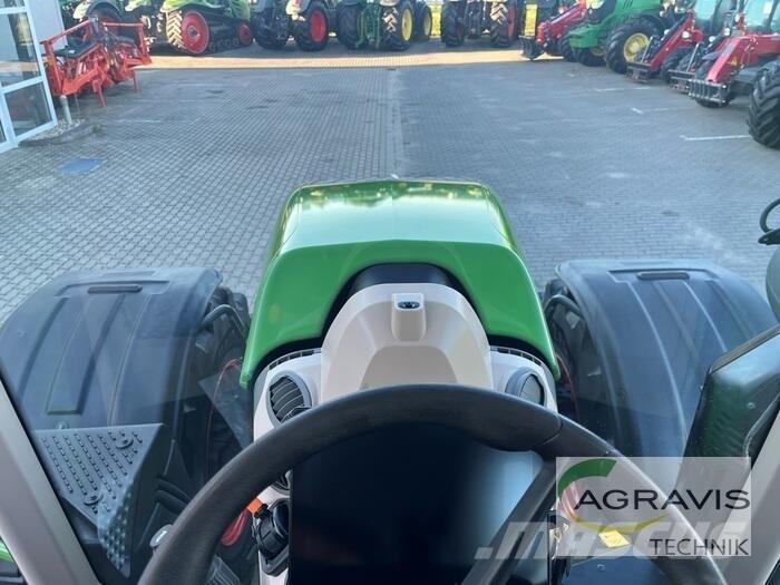 Fendt 724 VARIO GEN-6 Traktori