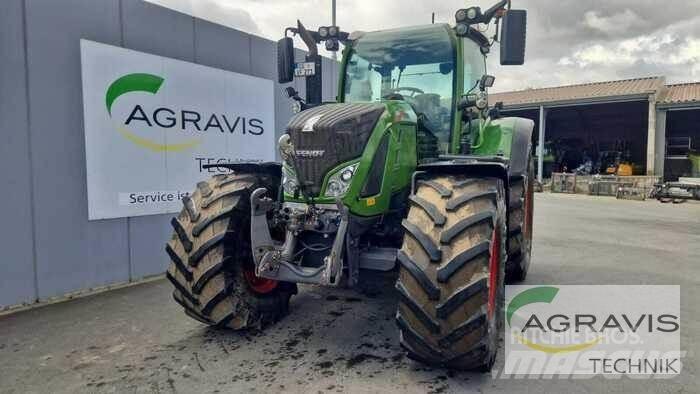 Fendt 724 VARIO S4 Traktori