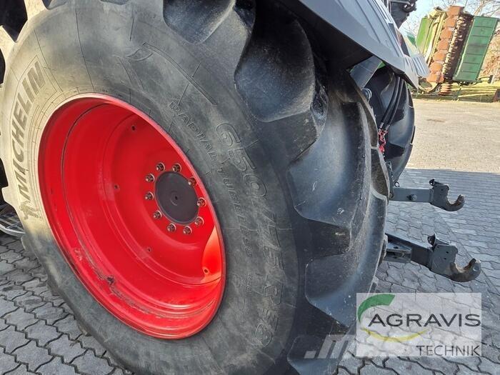 Fendt 724 VARIO S4 Traktori
