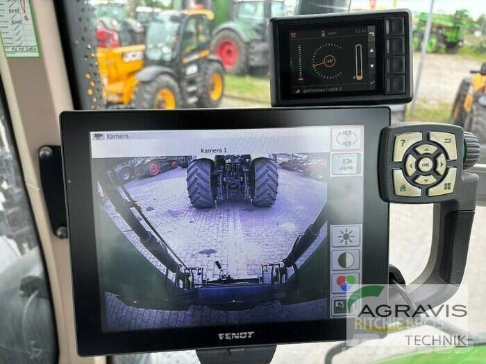 Fendt 824 VARIO S4 Traktori