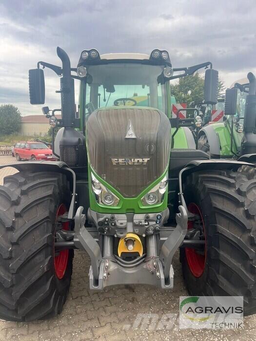 Fendt 828 VARIO S4 Traktori