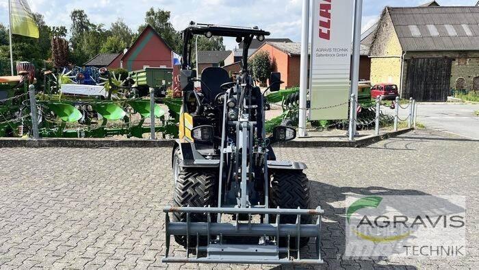 GiANT G2200E Utovarivači na točkove