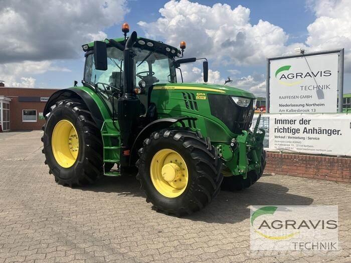 John Deere 6215 R Traktori