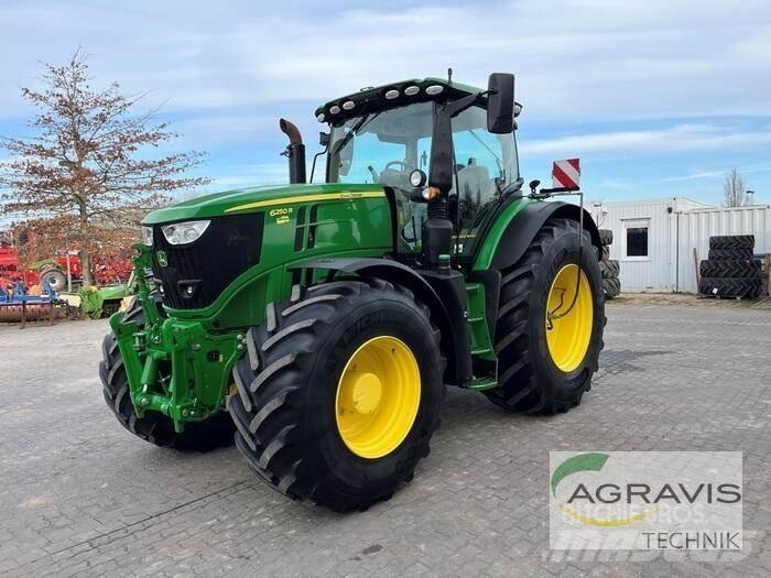 John Deere 6250 R Traktori