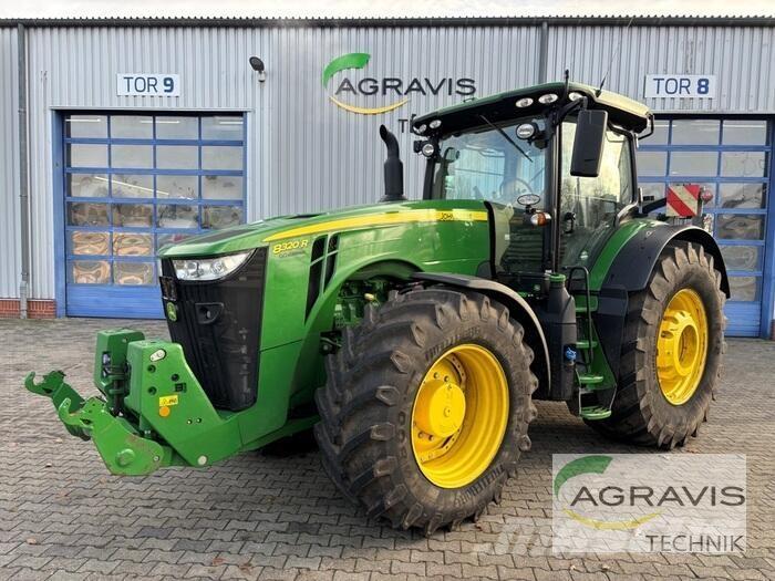 John Deere 8320 R Traktori