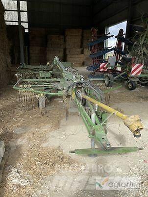 Krone SWADRO 710/26T Okretači i sakupljači sena