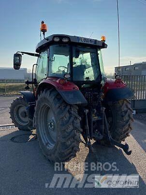 Massey Ferguson 5713S Traktori