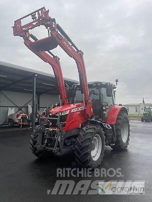 Massey Ferguson 6715S Traktori