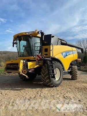 New Holland CX 8090 Kombajni