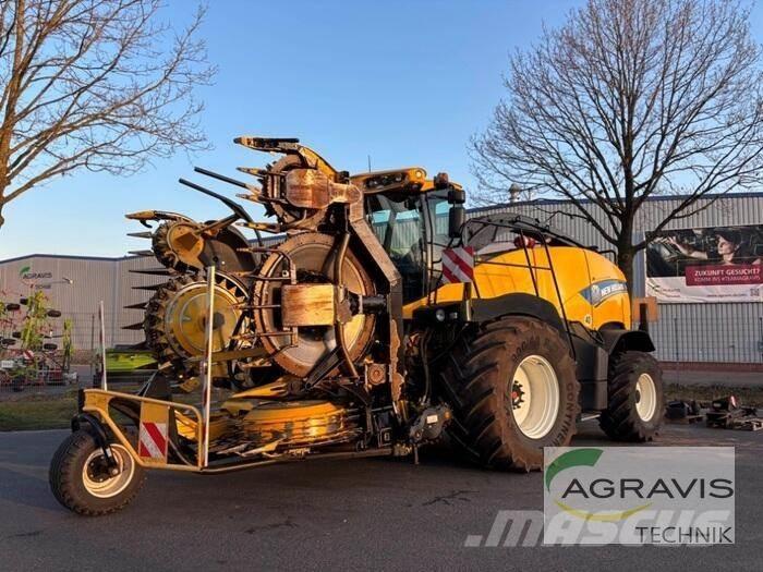 New Holland FR 700 Mašine za stočnu hranu sa sopstvenim pogonom