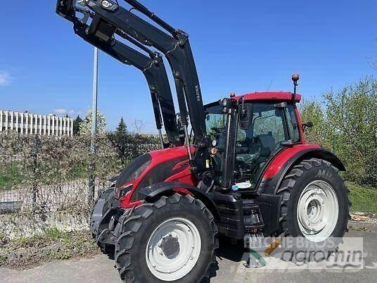 Valtra N135A Traktori
