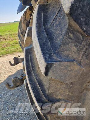 Valtra S394 Traktori