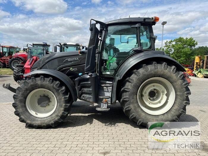 Valtra T 214 D 1B8 Traktori