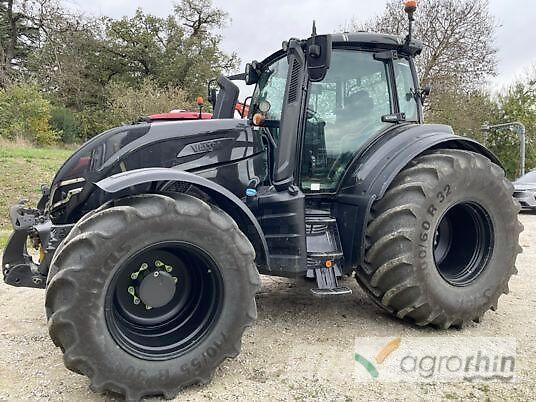 Valtra T215D Traktori